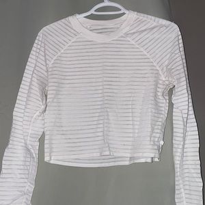 Lululemon long sleeve crop size 8